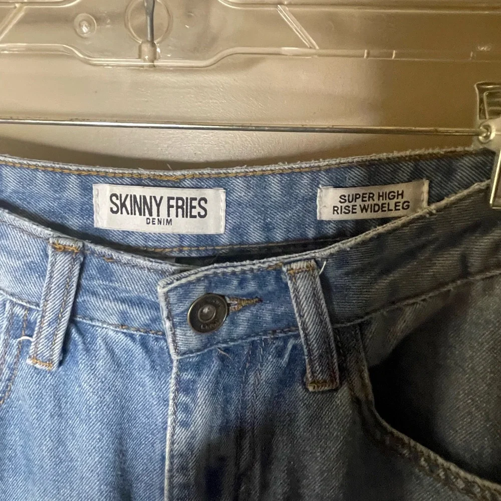 Skinny Fries Super High Rise Wide Leg Butterfly Print Jeans No Size - Picture 3 of 4